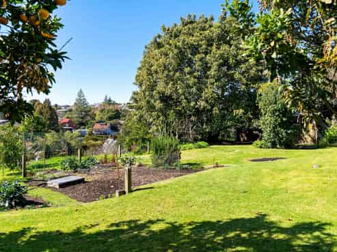 34 Poike Road, Hairini