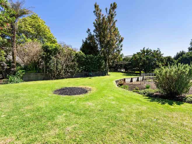34 Poike Road, Hairini