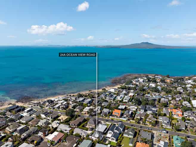 24a Ocean View Road, Milford