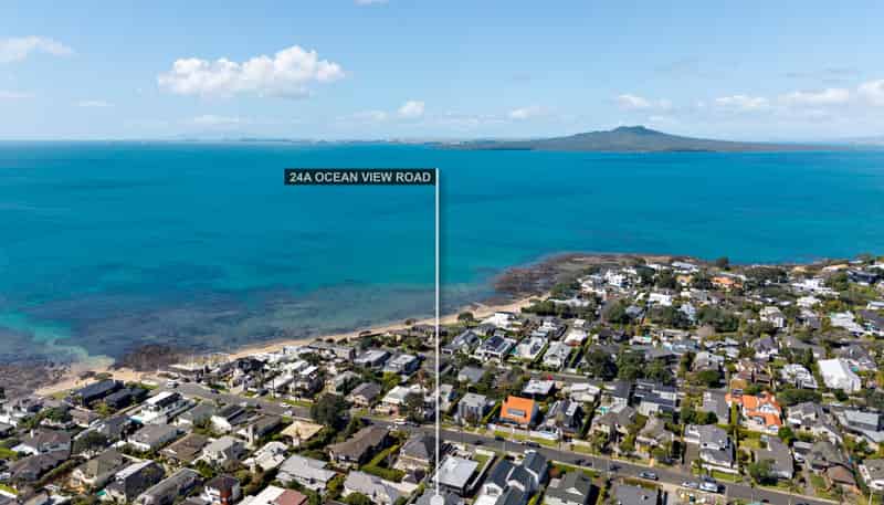 24a Ocean View Road, Milford