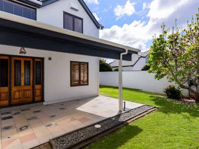 24a Ocean View Road, Milford