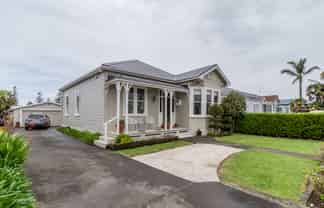 121 Nelson Crescent, Napier South