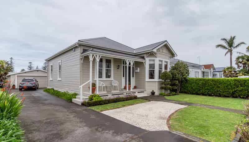 121 Nelson Crescent, Napier South