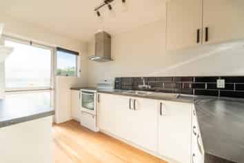 4/7 College Road, Parkside