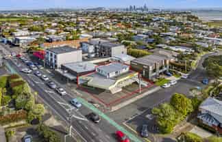 Devonport live-work with development upside