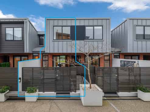 18/4 Stables Lane, Silverdale