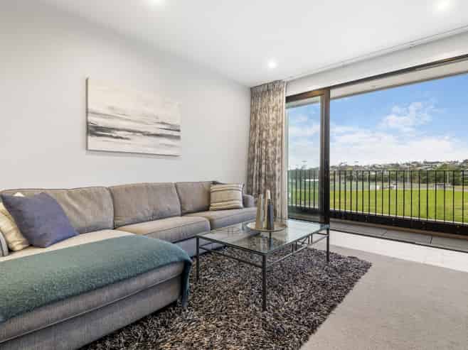 18/4 Stables Lane, Millwater