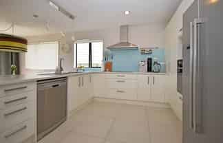 9 Buccaneer Court, Gulf Harbour