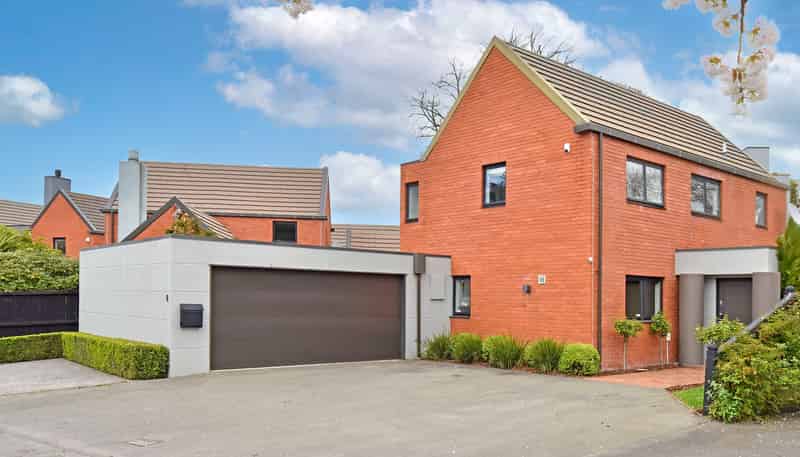8 Haineswood Lane, SOCKBURN