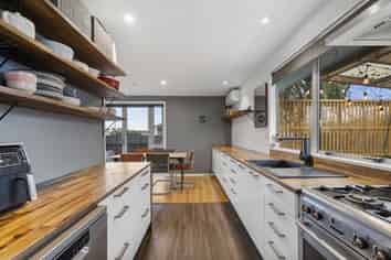 28 Neal Crescent, Onekawa