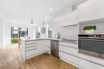 13 Tarakoi Road, Hobsonville