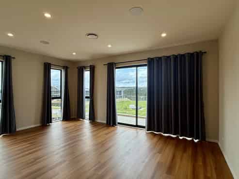 34 Grand Ridge Ave, Flat Bush