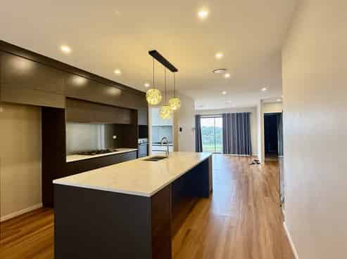 34 Grand Ridge Ave, Flat Bush