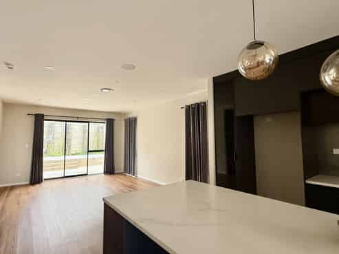 34 Grand Ridge Ave, Flat Bush
