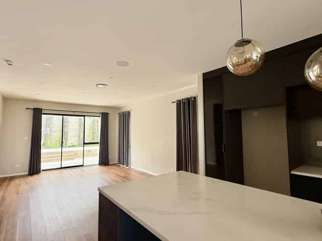 34 Grand Ridge Ave, Flat Bush
