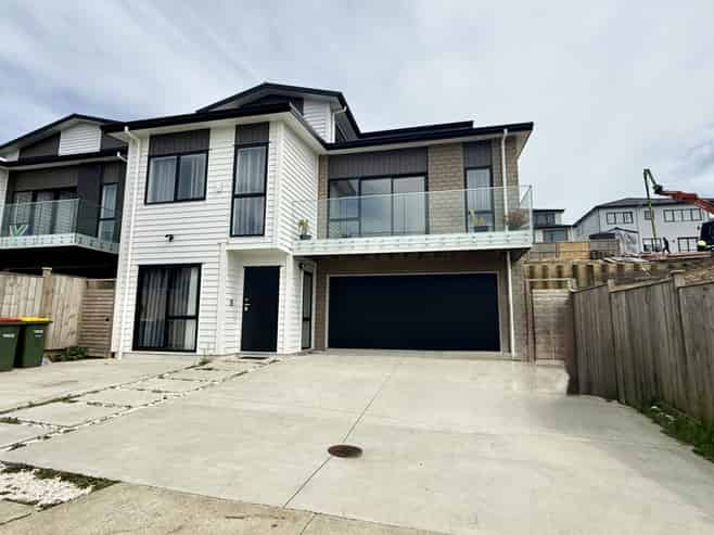 34 Grand Ridge Ave, Flat Bush