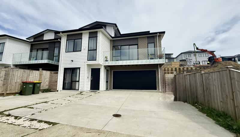 34 Grand Ridge Ave, Flat Bush