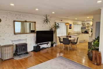 119 Eskdale Road, Birkdale