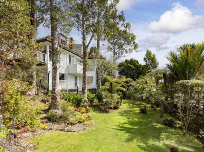42 Rangiwai Road, Titirangi