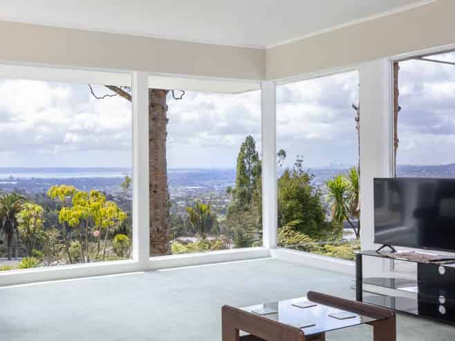 42 Rangiwai Road, Titirangi