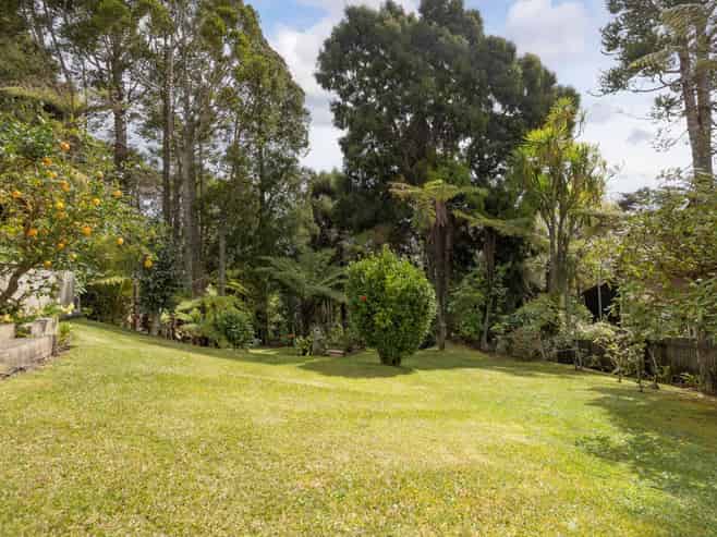 42 Rangiwai Road, Titirangi