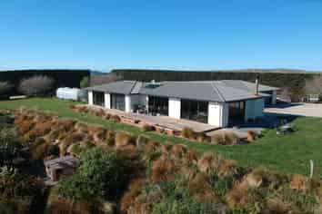 150 Macaulay Road, Awamoko