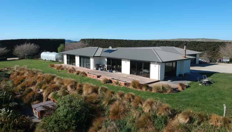 150 Macaulay Road, Awamoko