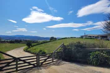 150 Macaulay Road, Awamoko