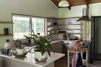 256A State Highway 16, Kumeu