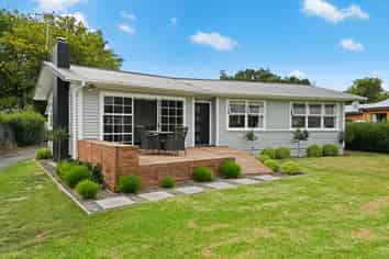 8 Swift Place, Leamington