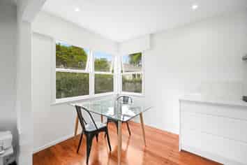 8 Swift Place, Leamington
