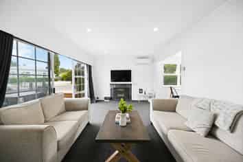 8 Swift Place, Leamington