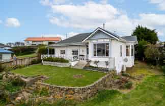 24 Bates Street, Riverton