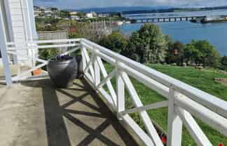 24 Bates Street, Riverton