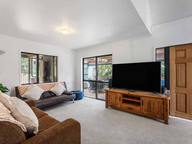 2/67 Langana Avenue, Browns Bay