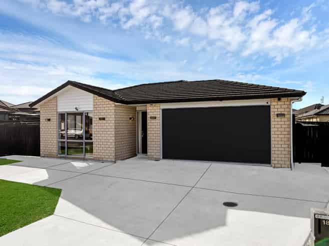 18 CALDER CRESCENT, Pokeno