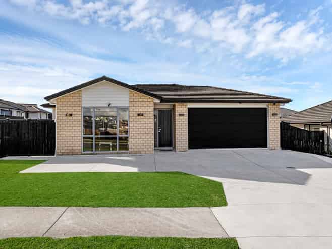 18 CALDER CRESCENT, Pokeno