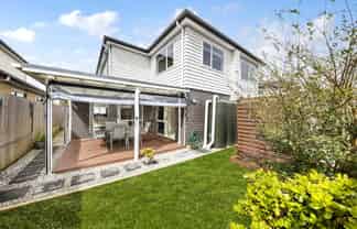 16 Dolbel Place, Mangere East