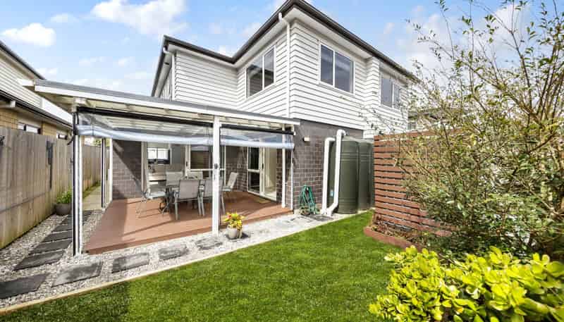 16 Dolbel Place, Mangere East