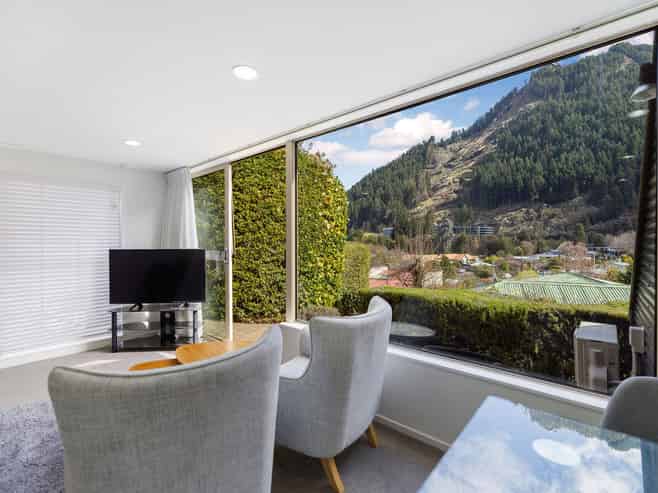 6T/108 Hallenstein Street, Queenstown