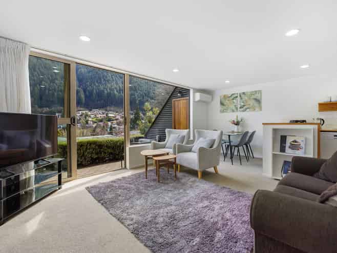 6T/108 Hallenstein Street, Queenstown