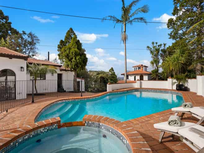 35 Tawini Road, Titirangi