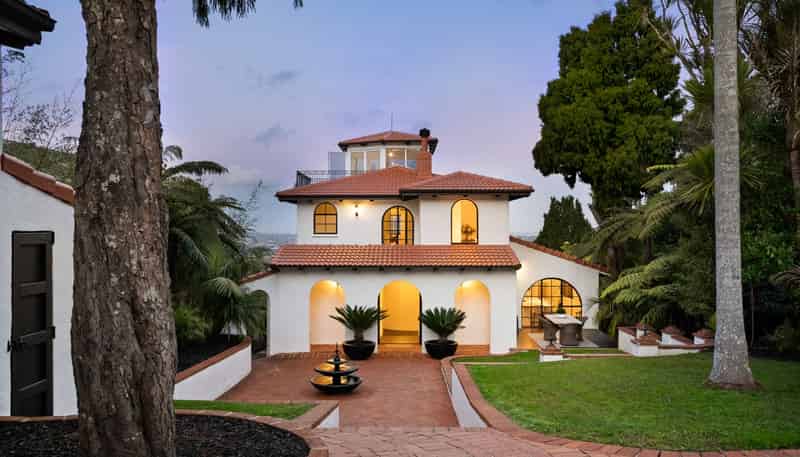 35 Tawini Road, Titirangi