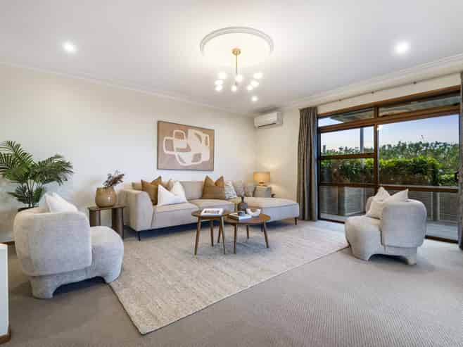 22 John Dee Crescent, Red Beach