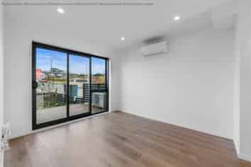 81 Settlers Avenue, Hobsonville
