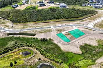 64 Streamview Way, Long Bay