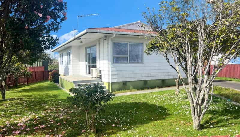 1B Meadow Park Crescent, Tikipunga