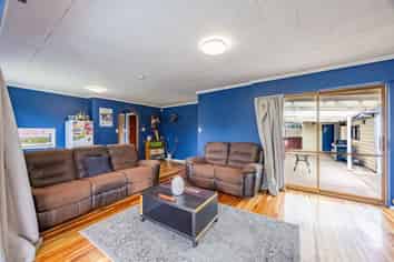 11 Holden Avenue, Haumoana