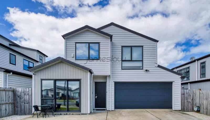 17 Ta Moko Drive, Gulf Harbour