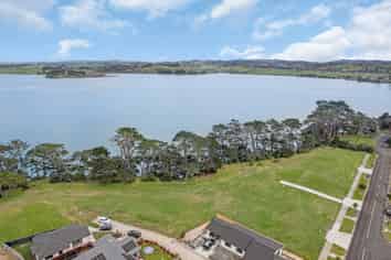 10B Mclarin Road, Glenbrook